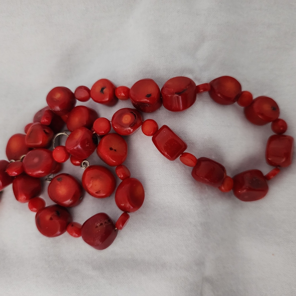 Vintage Red Coral Beaded Necklace,earrings And Braclet - Picture 3 of 4